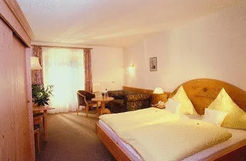 Salzburger Hof Hotell 3*
